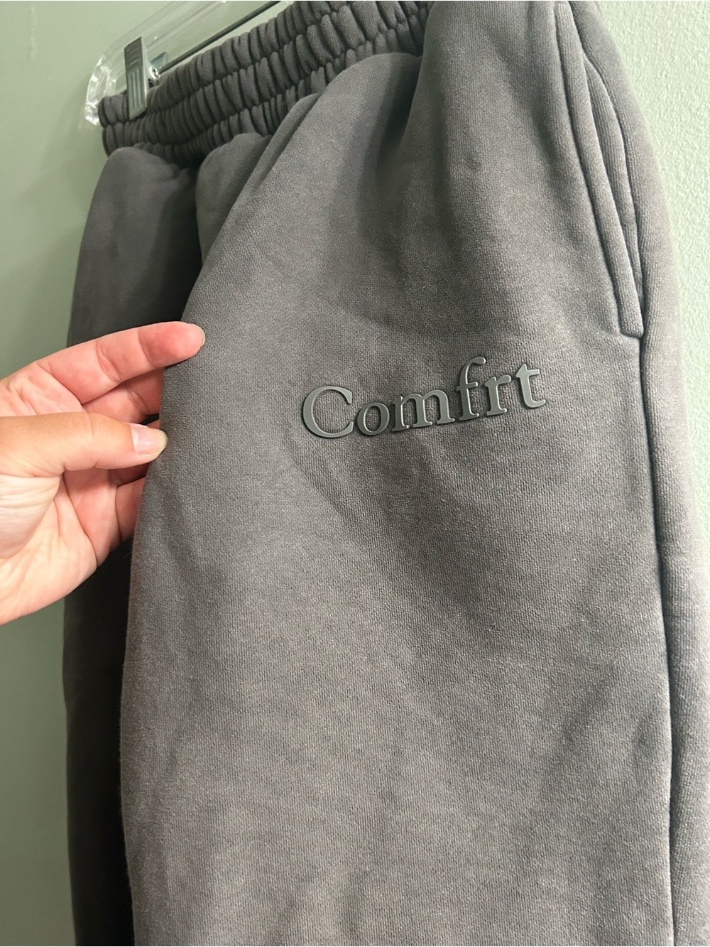 Comfrt unisex dark grey joggers sweatpants classic